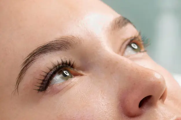 We use high-quality products and professional techniques to ensure your lashes last longer, maintaining their fullness and beauty between appointments. Our clients often rave about how their lashes stay flawless for weeks, even with their busy schedules.